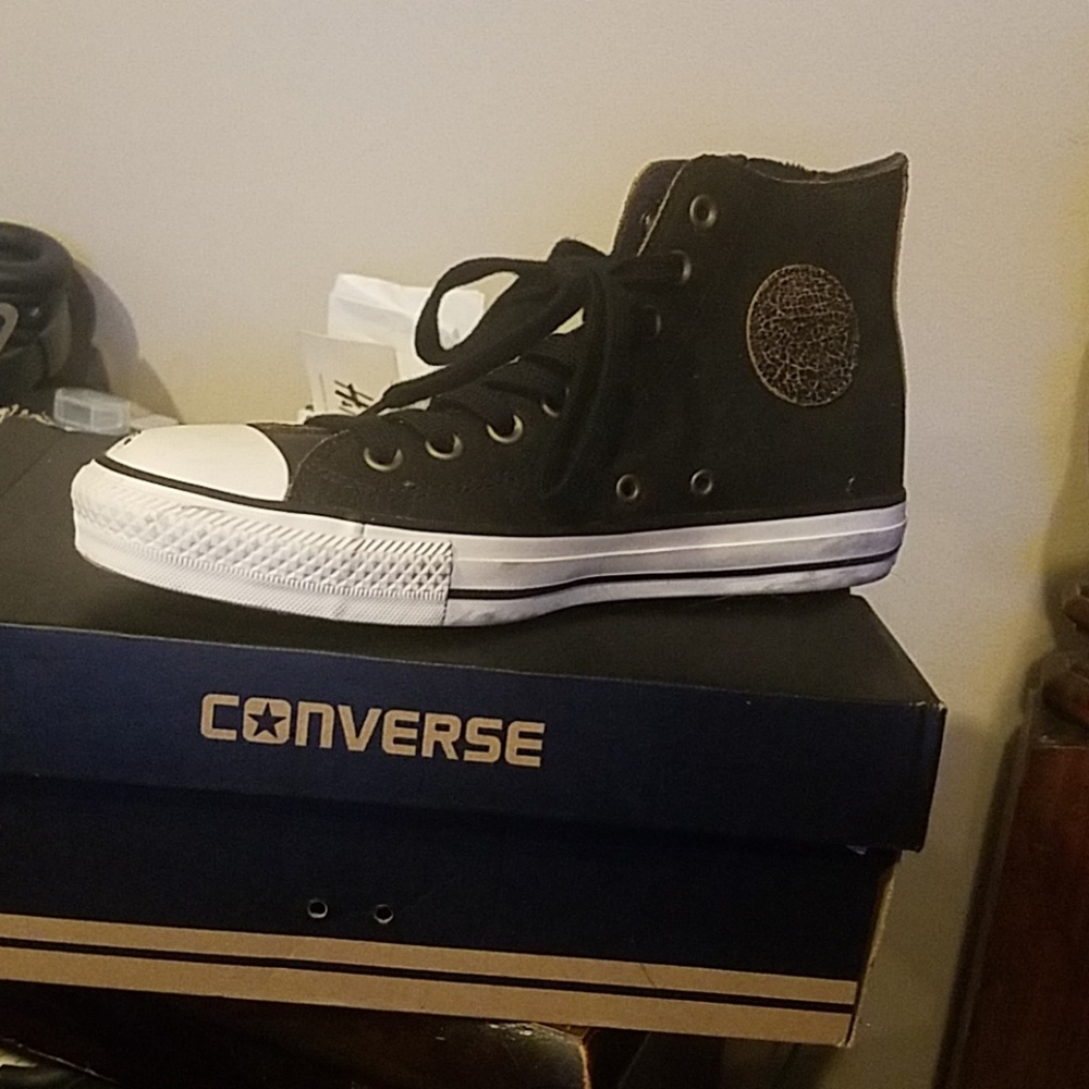Converse leathers